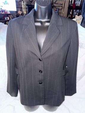 Kasper vintage pinstripe blazer